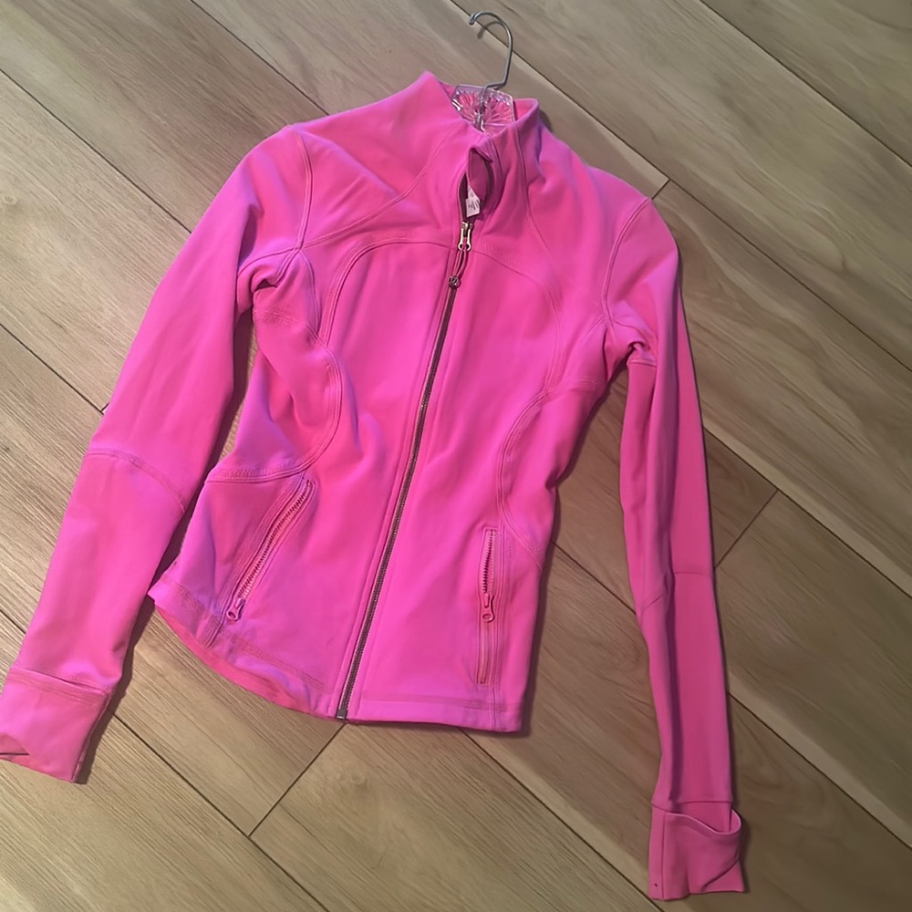 Lululemon jacket size 4